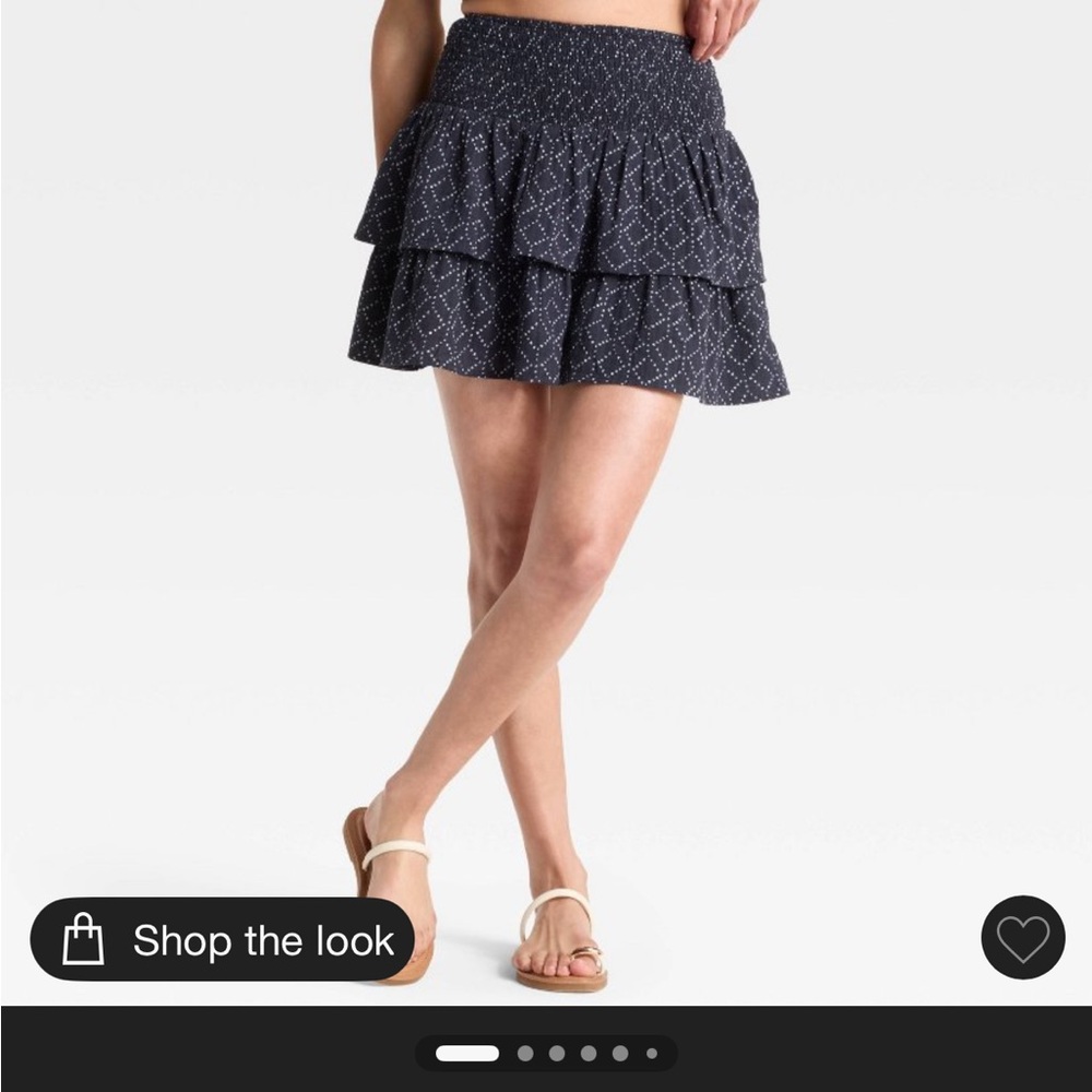 New w/ tag Target Navy Blue Tiered Skirt
Sz Medium